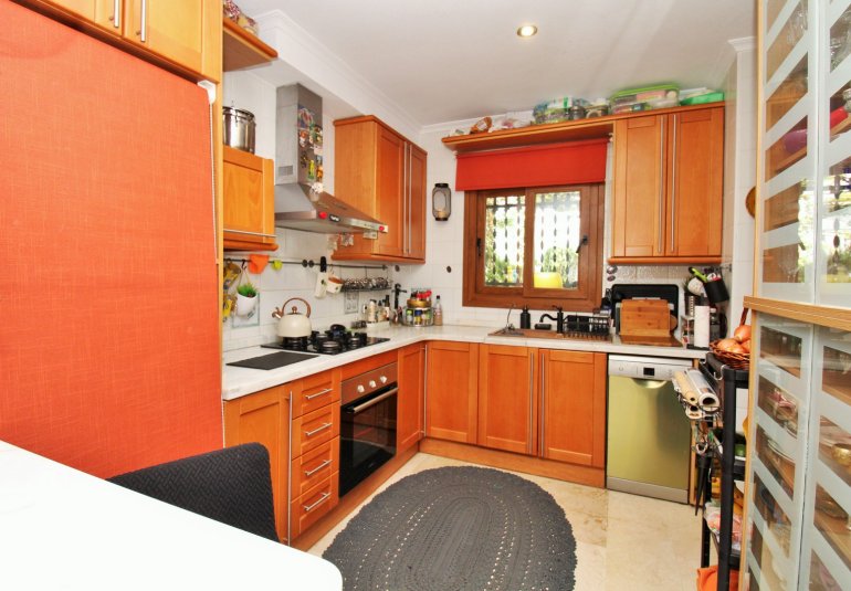 Resale - Townhouse -
Villamartin - PAU 8