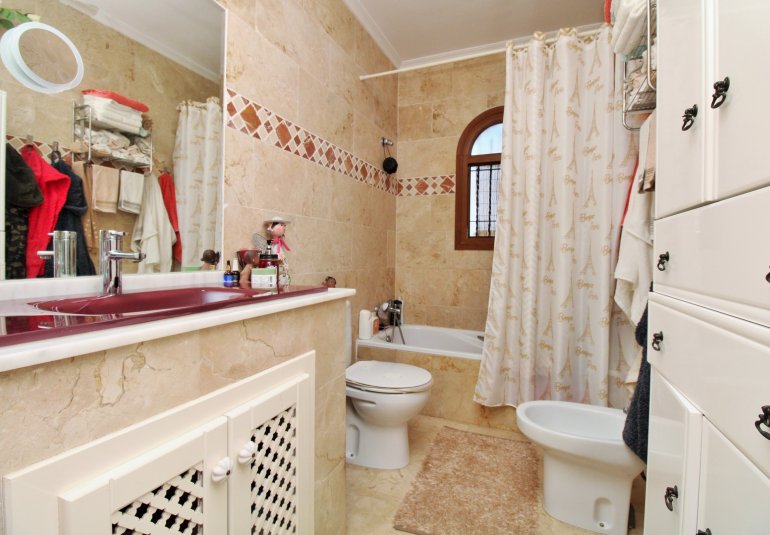 Resale - Townhouse -
Villamartin - PAU 8