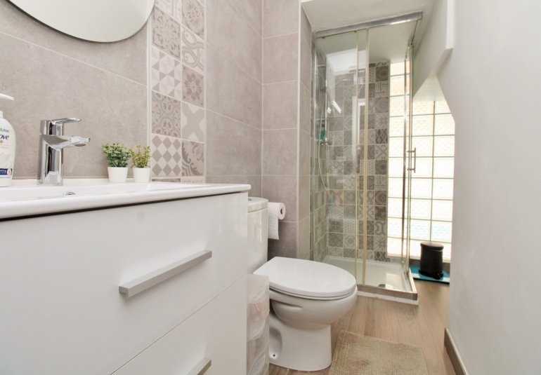 Resale - Townhouse -
Villamartin