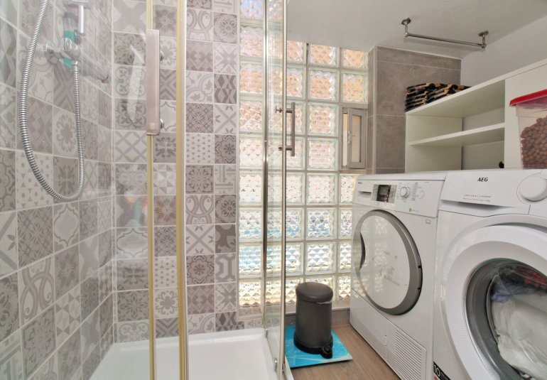 Resale - Townhouse -
Villamartin