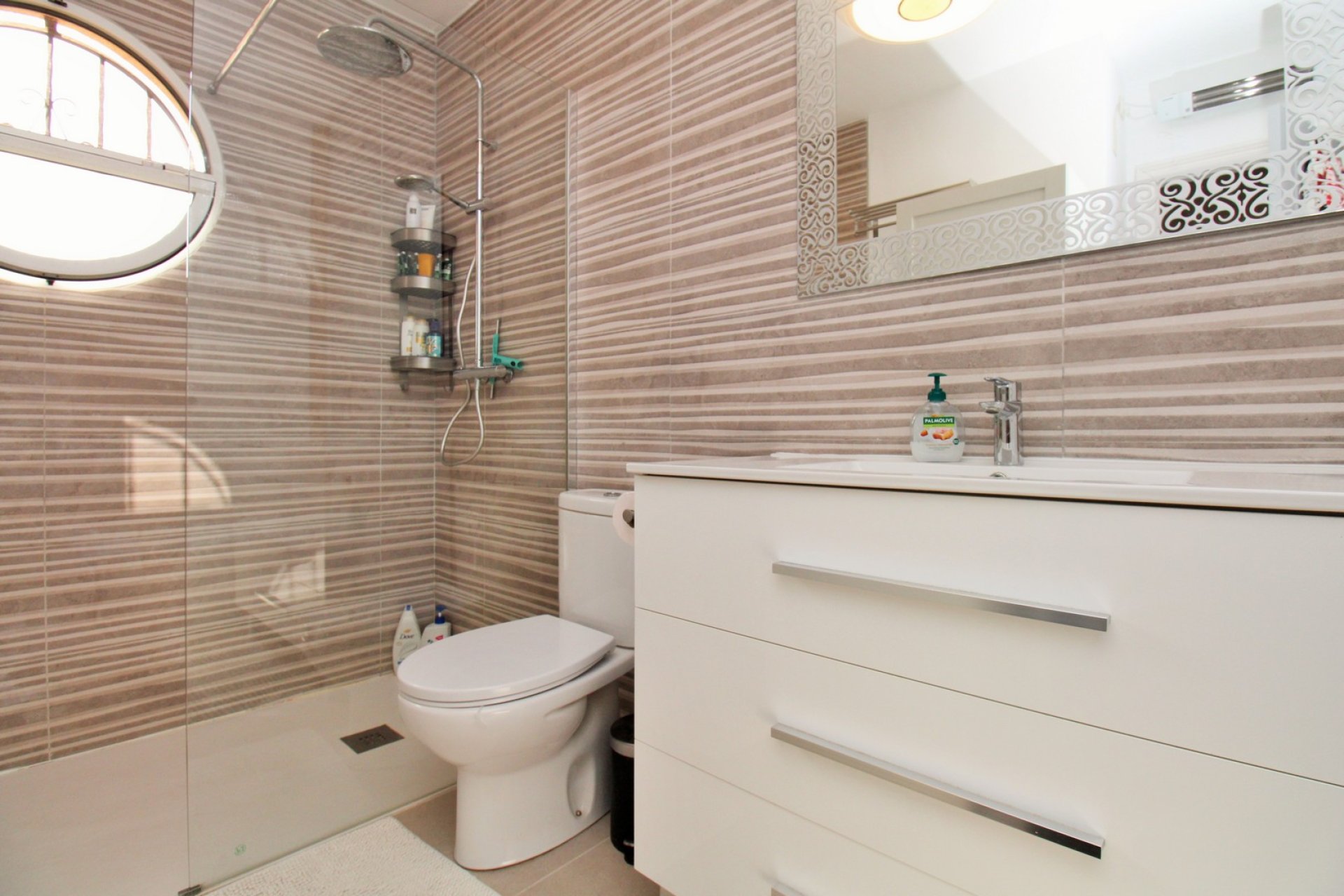 Resale - Townhouse -
Villamartin