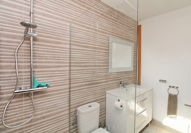 Resale - Townhouse -
Villamartin