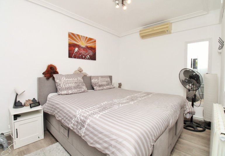 Resale - Townhouse -
Villamartin