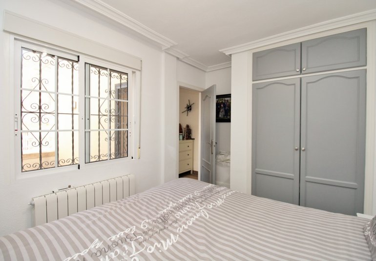 Resale - Townhouse -
Villamartin