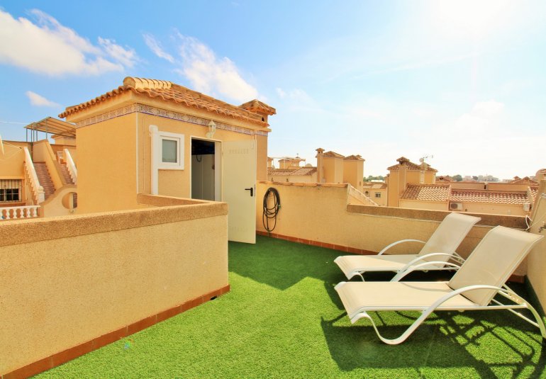 Resale - Townhouse -
Villamartin