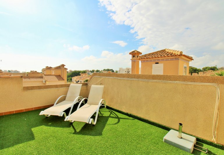 Resale - Townhouse -
Villamartin