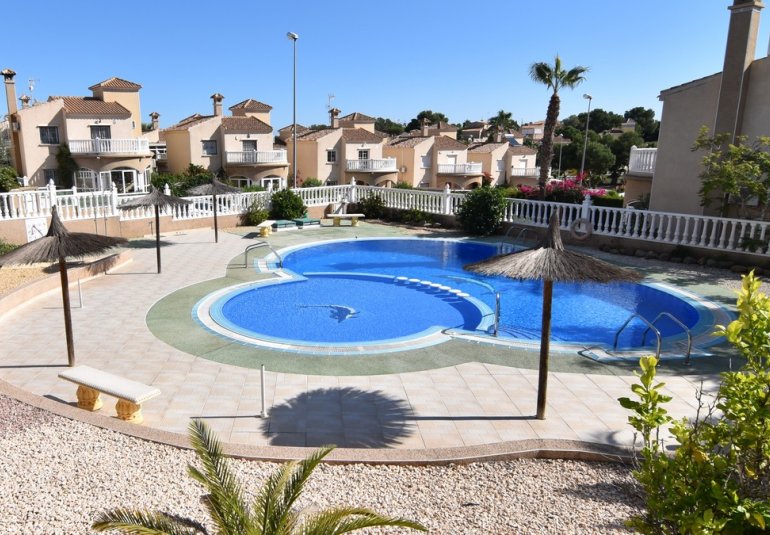 Resale - Townhouse -
Villamartin