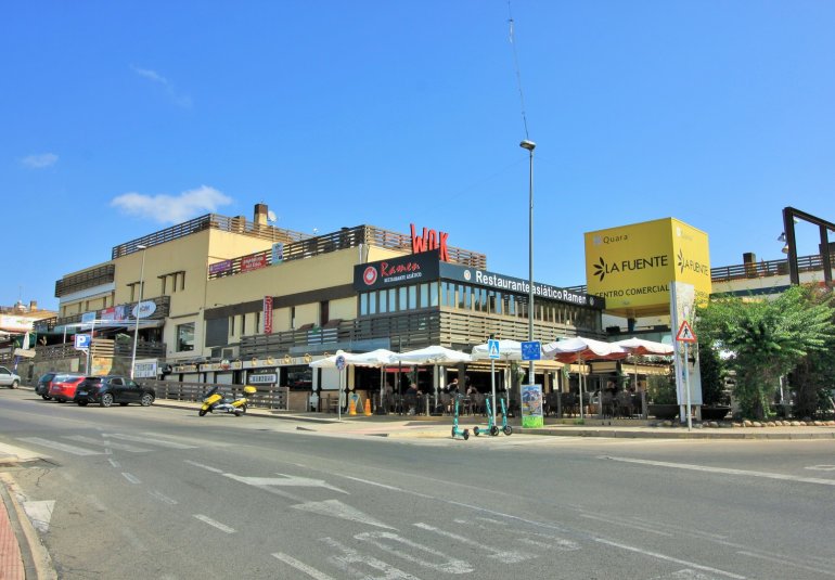 Resale - Townhouse -
Villamartin