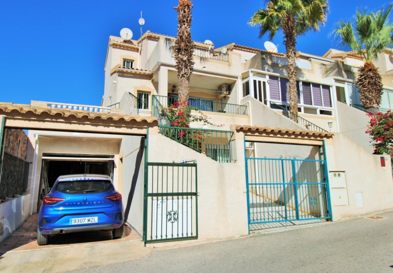 Resale - Townhouse -
Villamartin