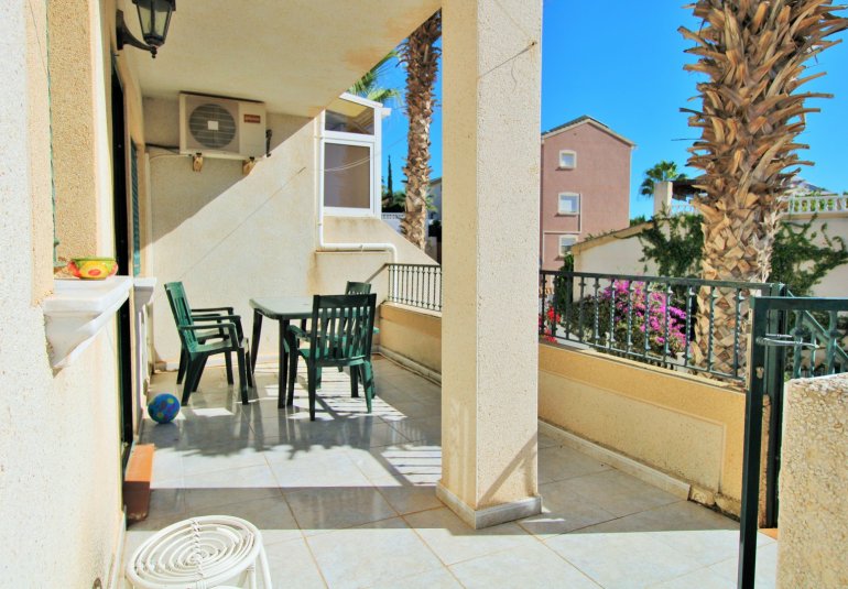 Resale - Townhouse -
Villamartin