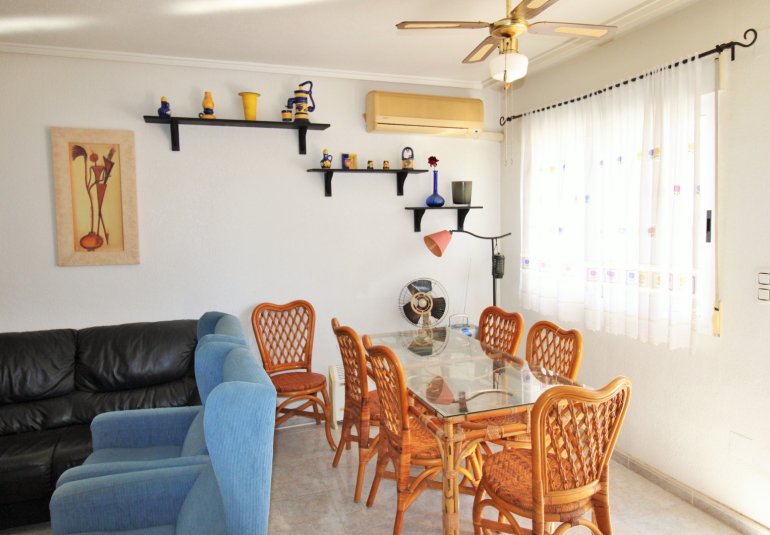 Resale - Townhouse -
Villamartin