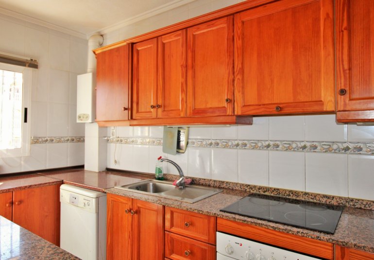 Resale - Townhouse -
Villamartin