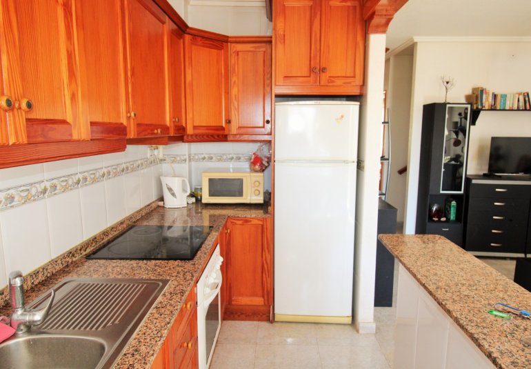 Resale - Townhouse -
Villamartin