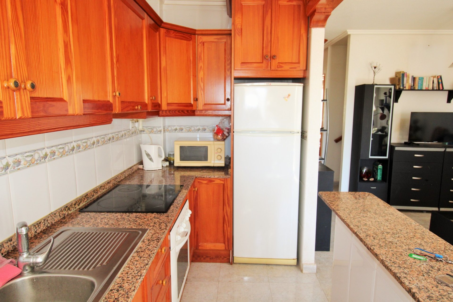 Resale - Townhouse -
Villamartin