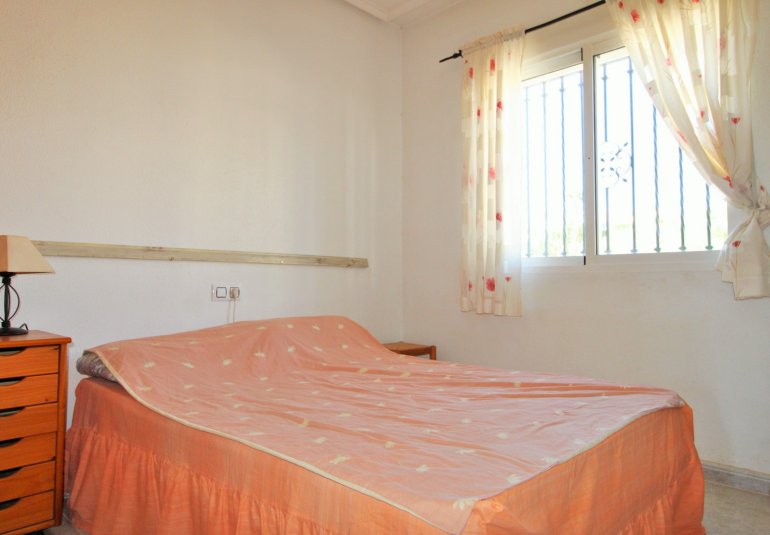 Resale - Townhouse -
Villamartin