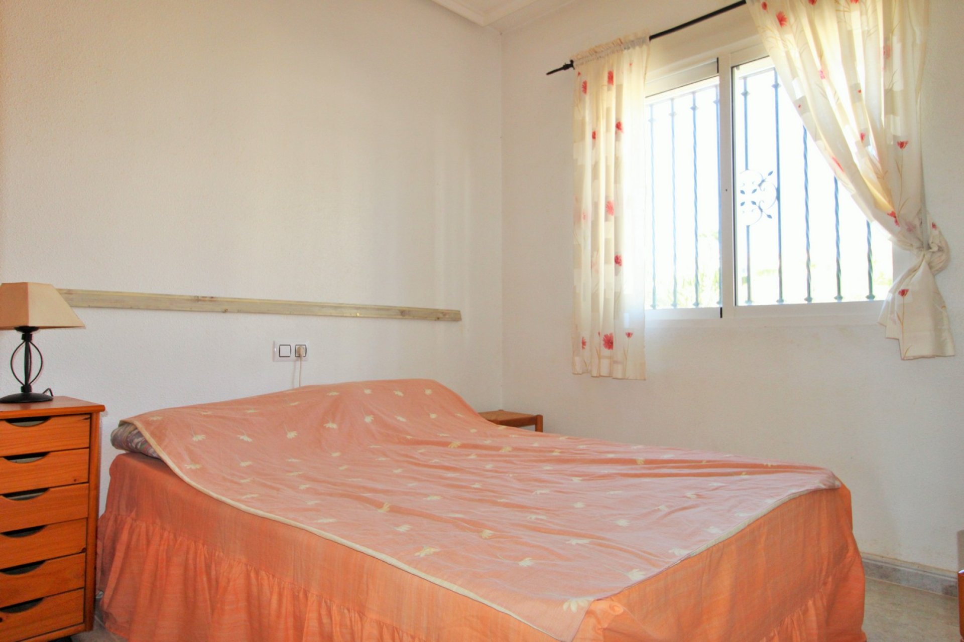 Resale - Townhouse -
Villamartin