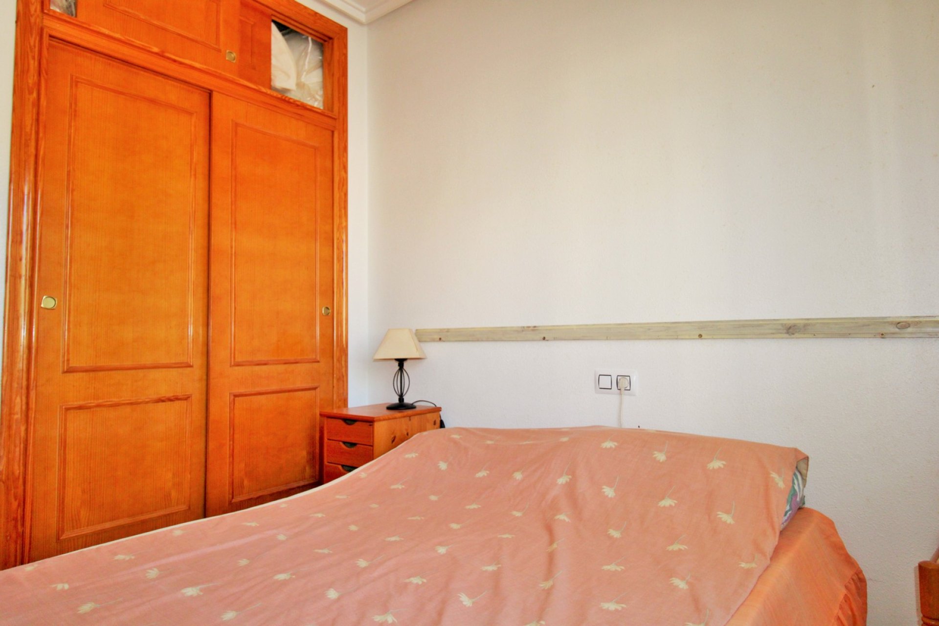 Resale - Townhouse -
Villamartin