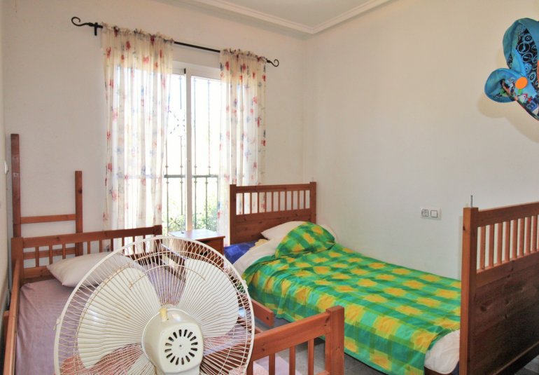 Resale - Townhouse -
Villamartin