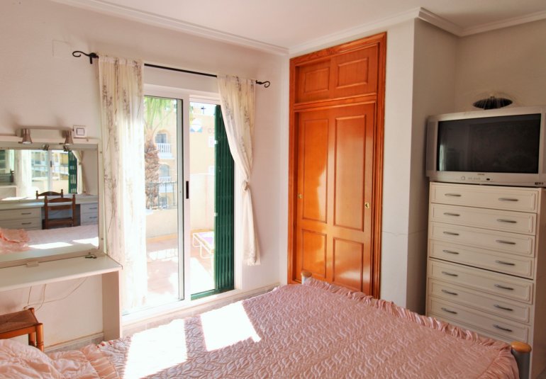 Resale - Townhouse -
Villamartin