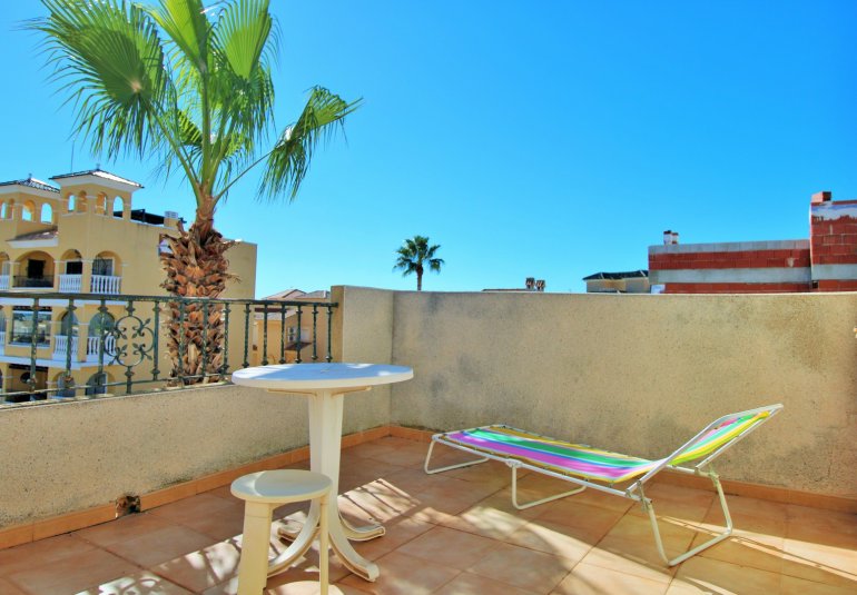 Resale - Townhouse -
Villamartin