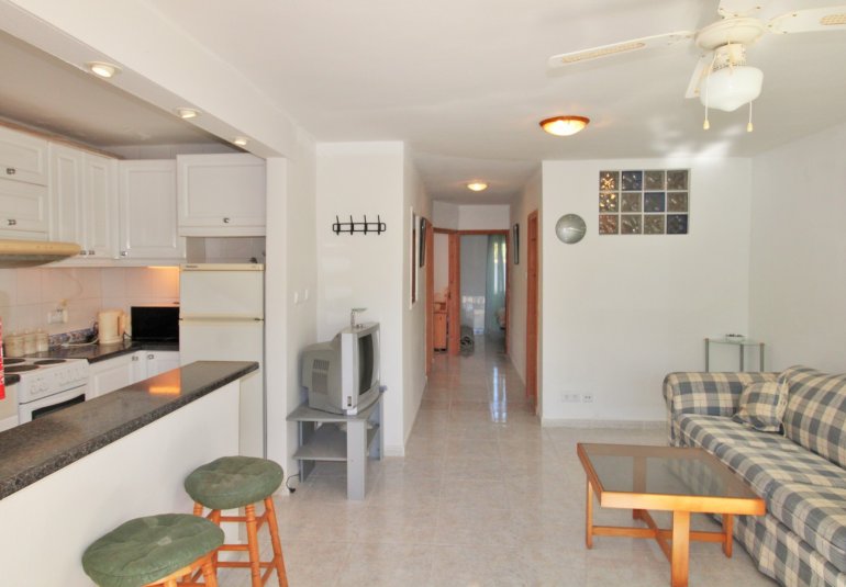 Resale - Townhouse -
Villamartin