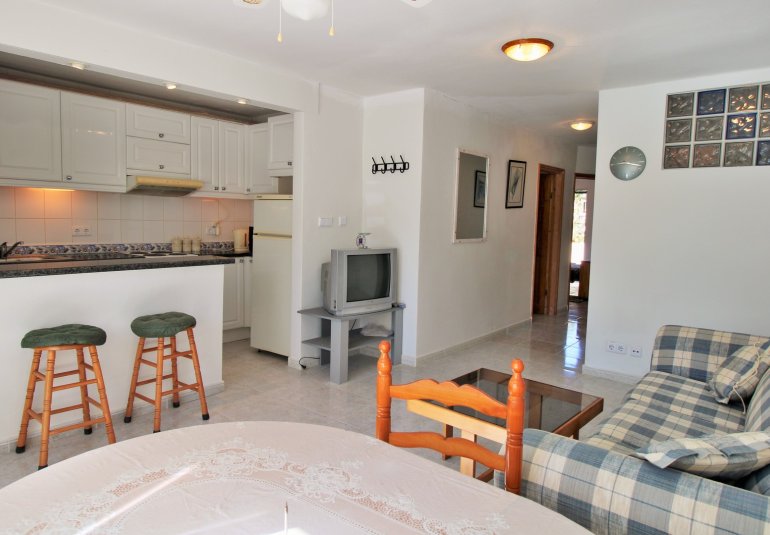 Resale - Townhouse -
Villamartin