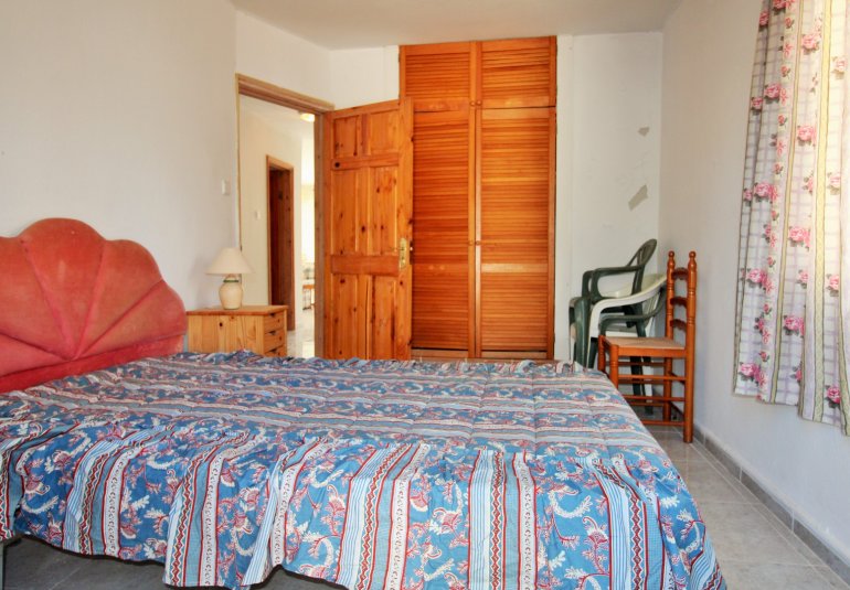 Resale - Townhouse -
Villamartin