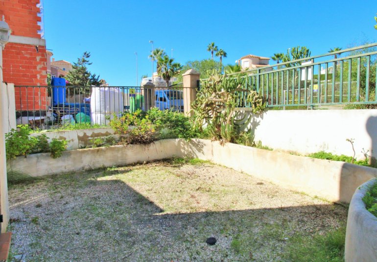 Resale - Townhouse -
Villamartin