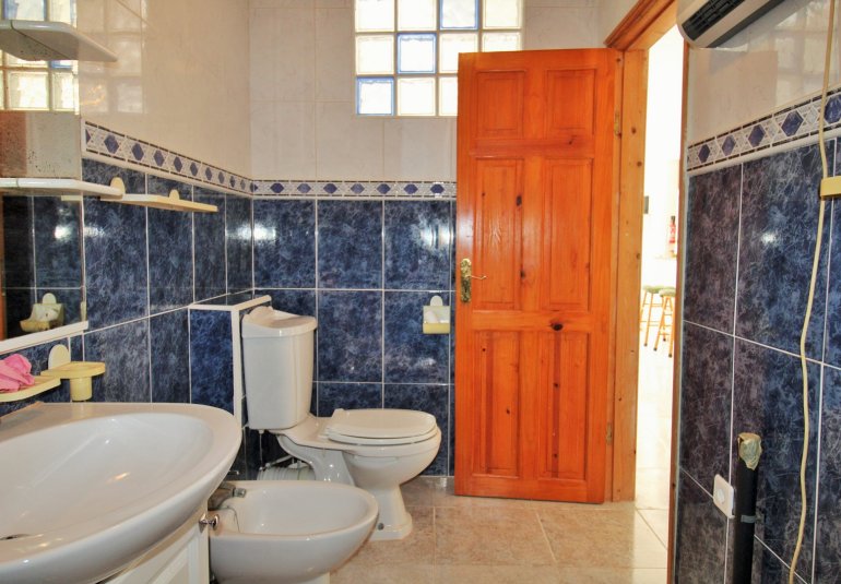 Resale - Townhouse -
Villamartin