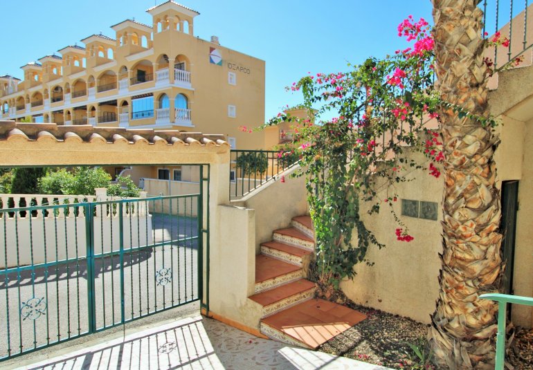 Resale - Townhouse -
Villamartin