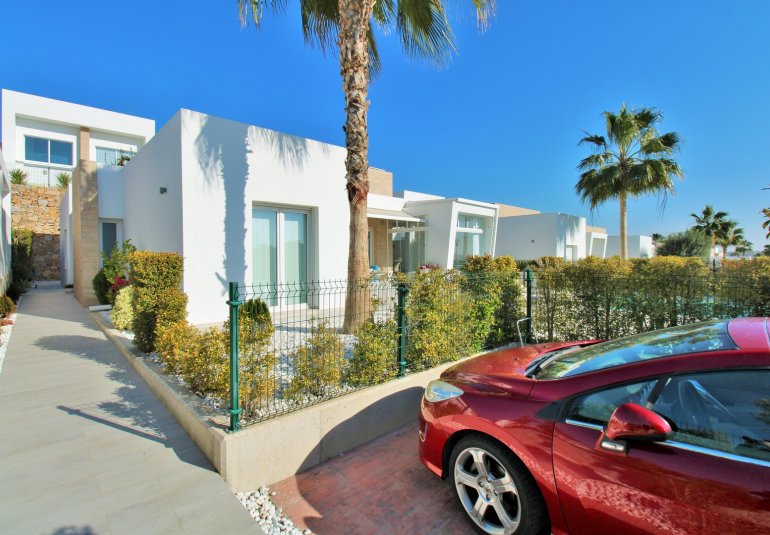 Resale - Villa -
Algorfa - La Finca Golf Resort