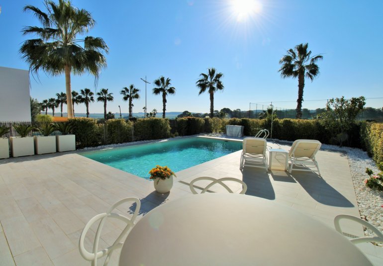 Resale - Villa -
Algorfa - La Finca Golf Resort