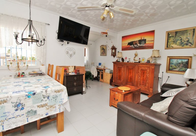 Resale - Villa -
Torrevieja - El Chaparral