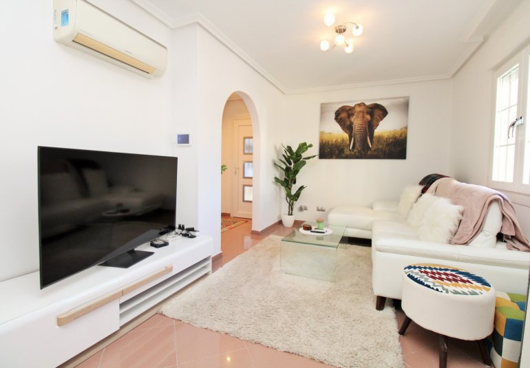 Resale - Villa -
Villamartin - Los Dolses