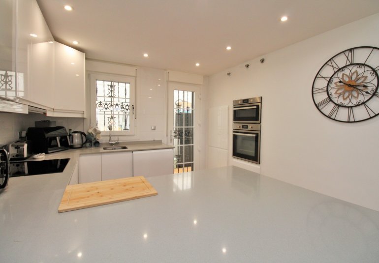 Resale - Villa -
Villamartin - Los Dolses