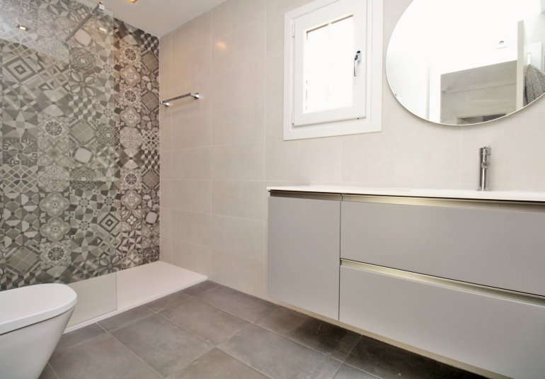 Resale - Villa -
Villamartin - Los Dolses