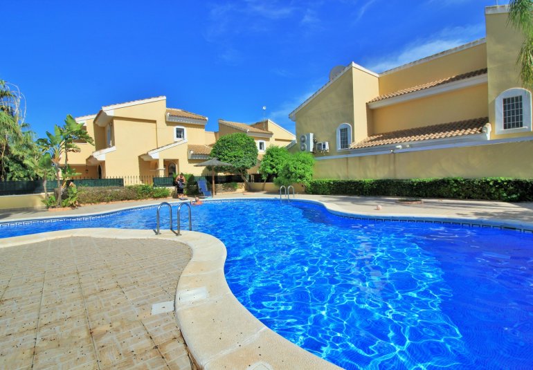 Resale - Villa -
Villamartin - Los Dolses