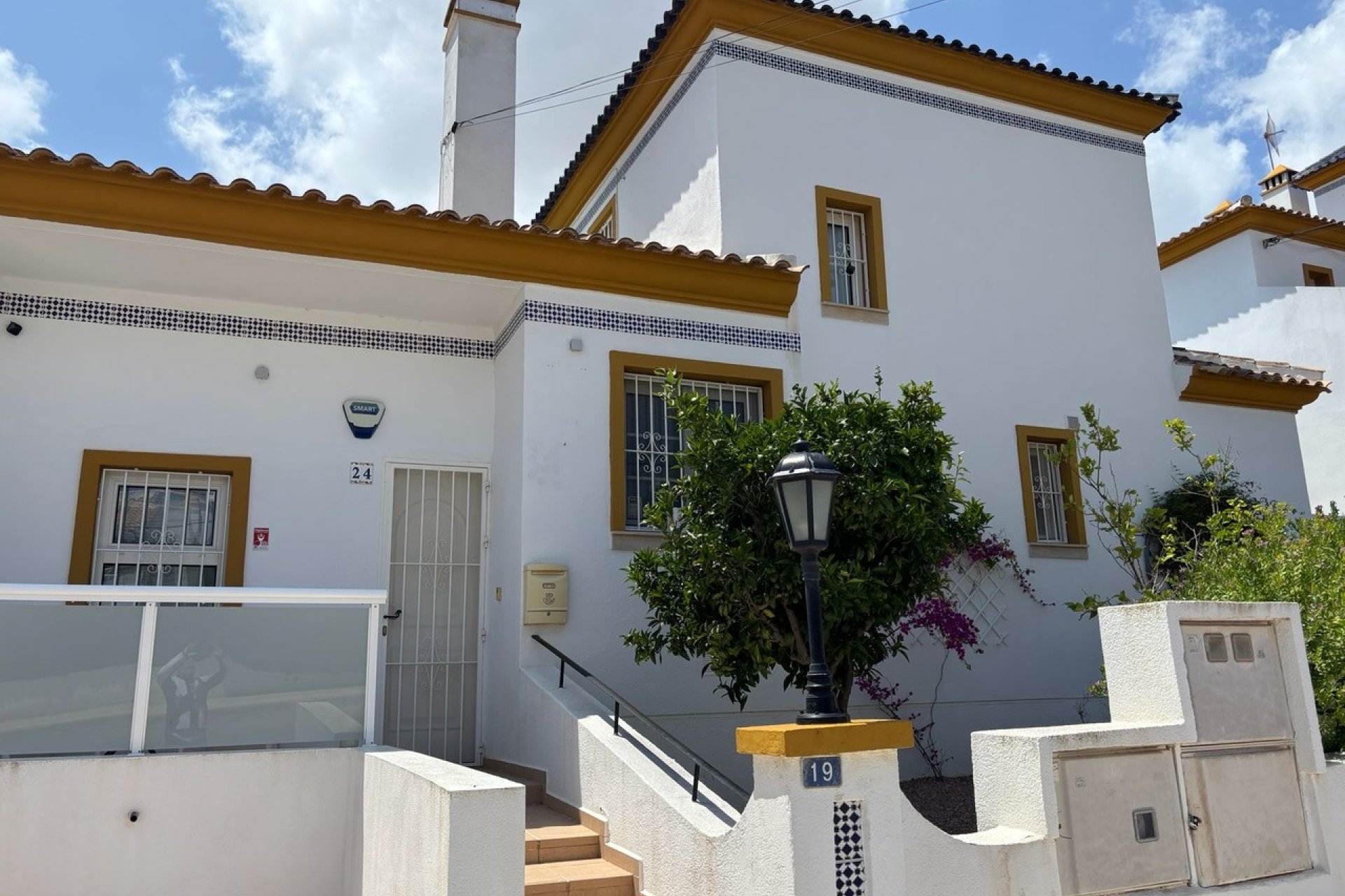 Resale - Villa -
Villamartin, Orihuela Costa