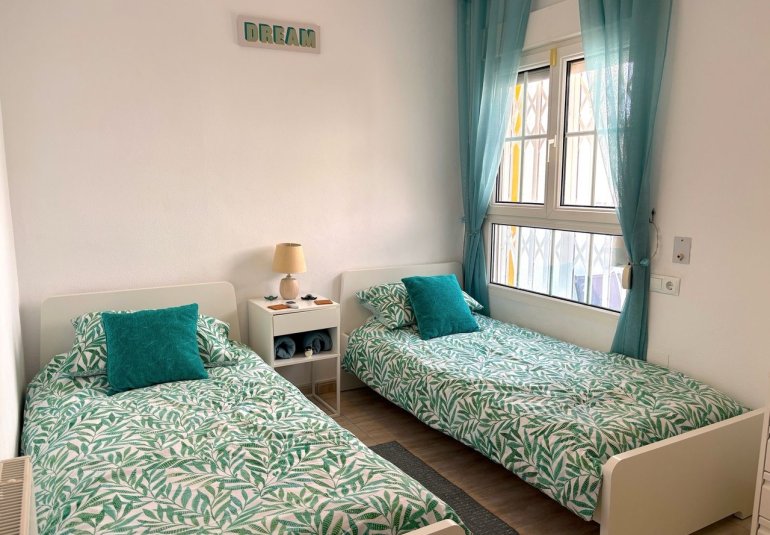 Resale - Villa -
Villamartin, Orihuela Costa