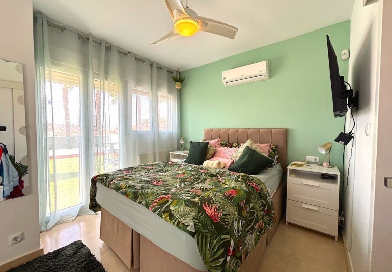 Resale - Villa -
Villamartin, Orihuela Costa