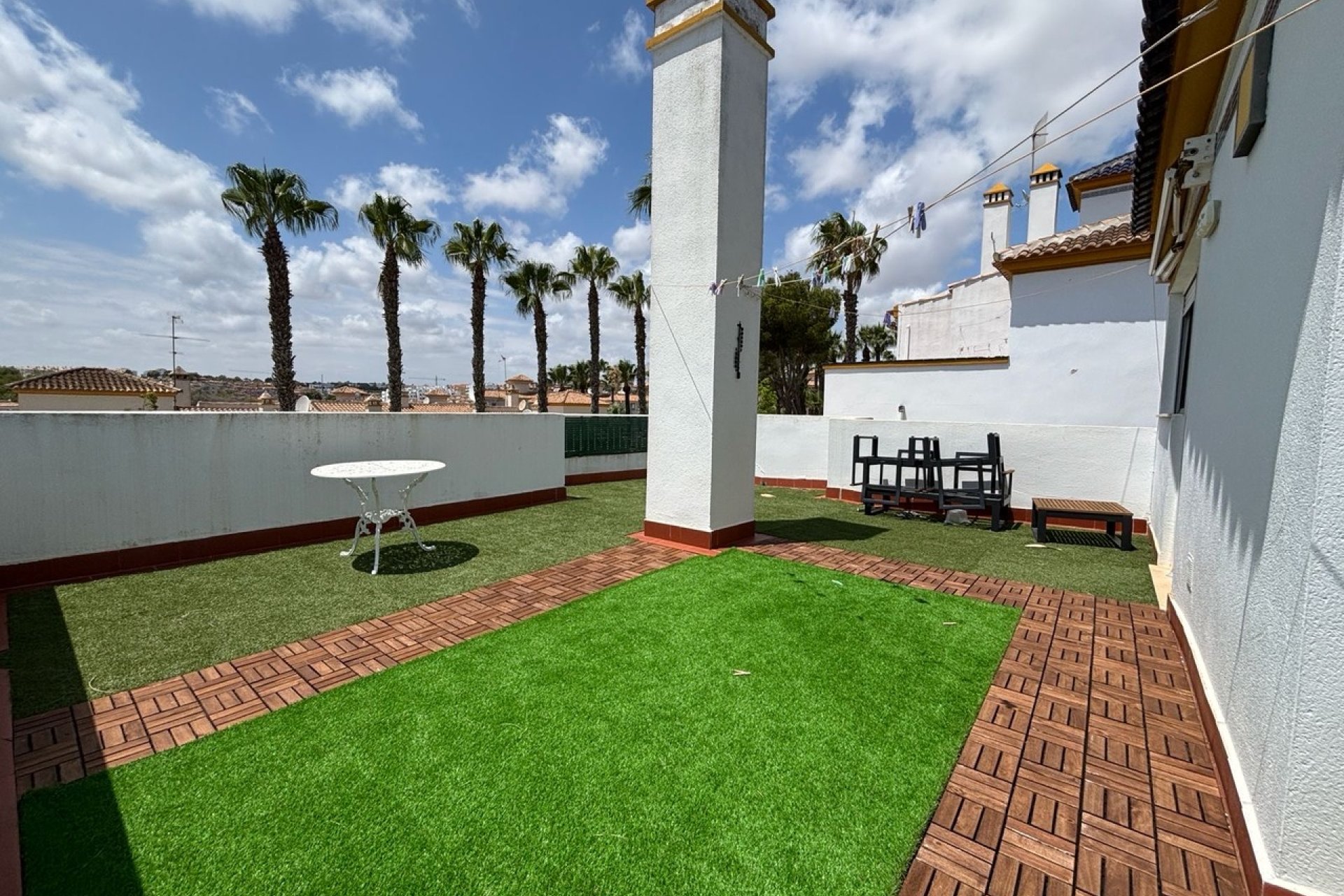 Resale - Villa -
Villamartin, Orihuela Costa