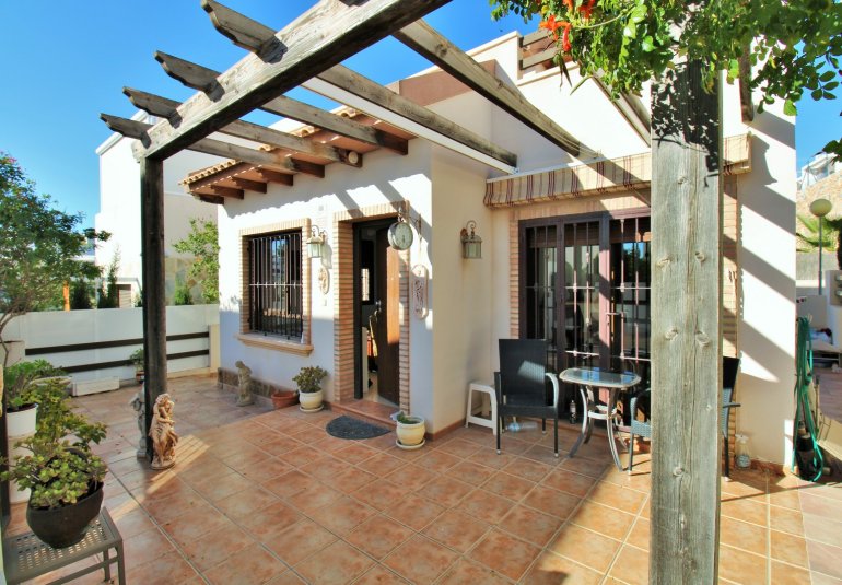 Resale - Villa -
Villamartin - PAU 8