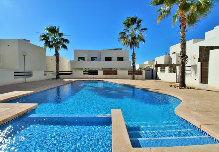 Resale - Villa -
Villamartin - PAU 8