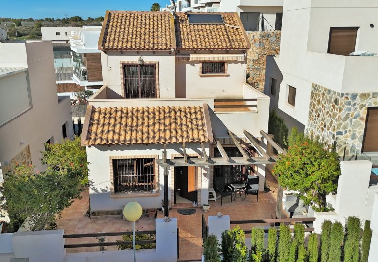 Resale - Villa -
Villamartin - PAU 8