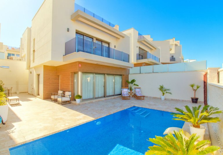 Resale - Villa -
Villamartin