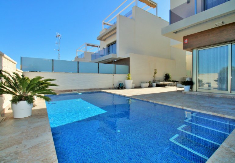 Resale - Villa -
Villamartin