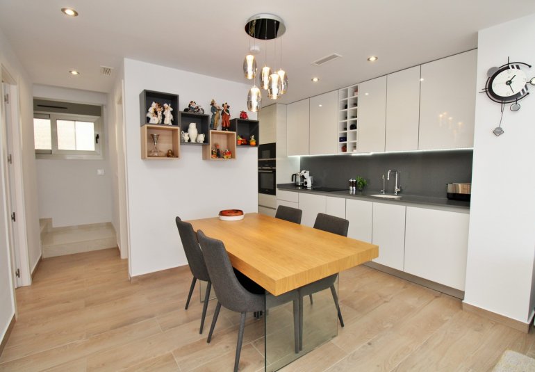 Resale - Villa -
Villamartin