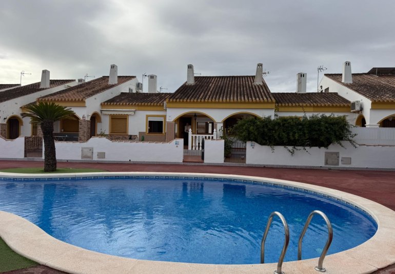 Reventa - Adosado -
Pilar de la Horadada - Torre de la Horadada