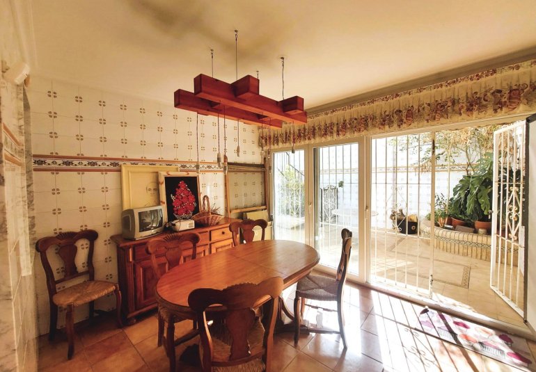 Reventa - Adosado -
Torrevieja - Centro