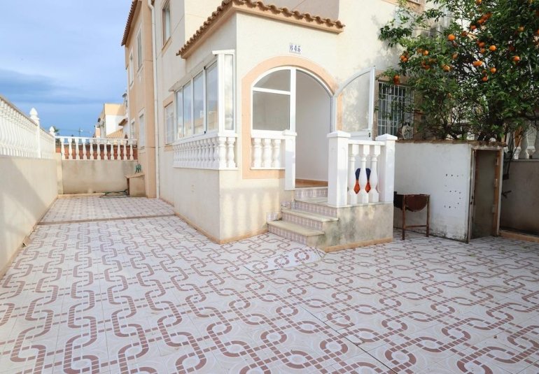 Reventa - Adosado -
Torrevieja - El limonar